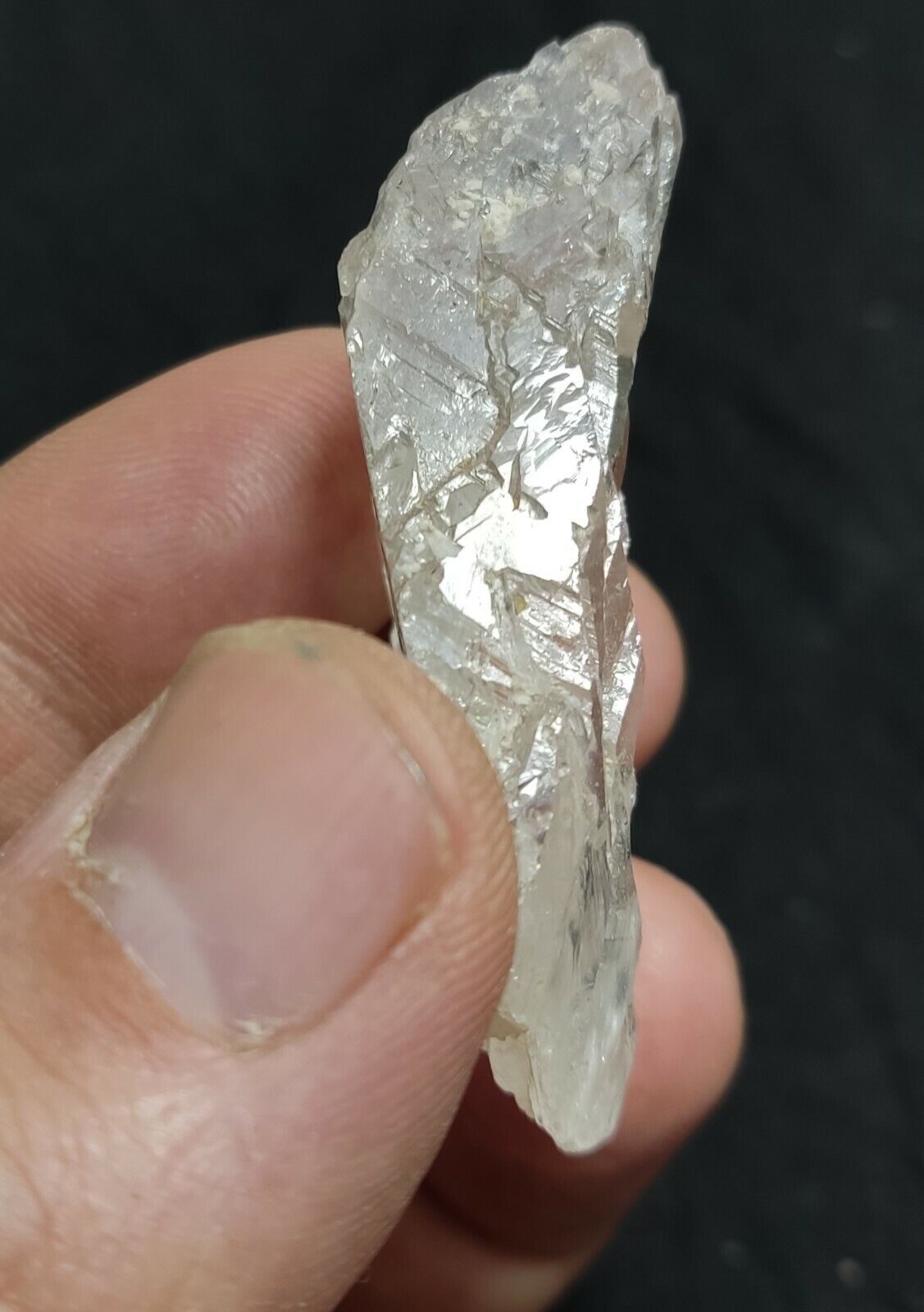 A very Aesthetic Natural beautifully terminated Quartz crystal 27 grams