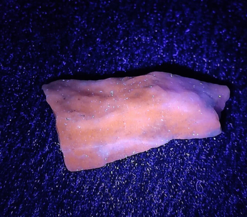 Natural Fluorescent Hackmanite 20 Grams.