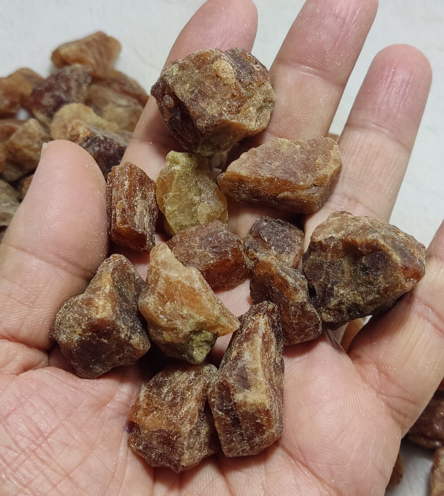 1000 grams lot of rough hessonite garnets