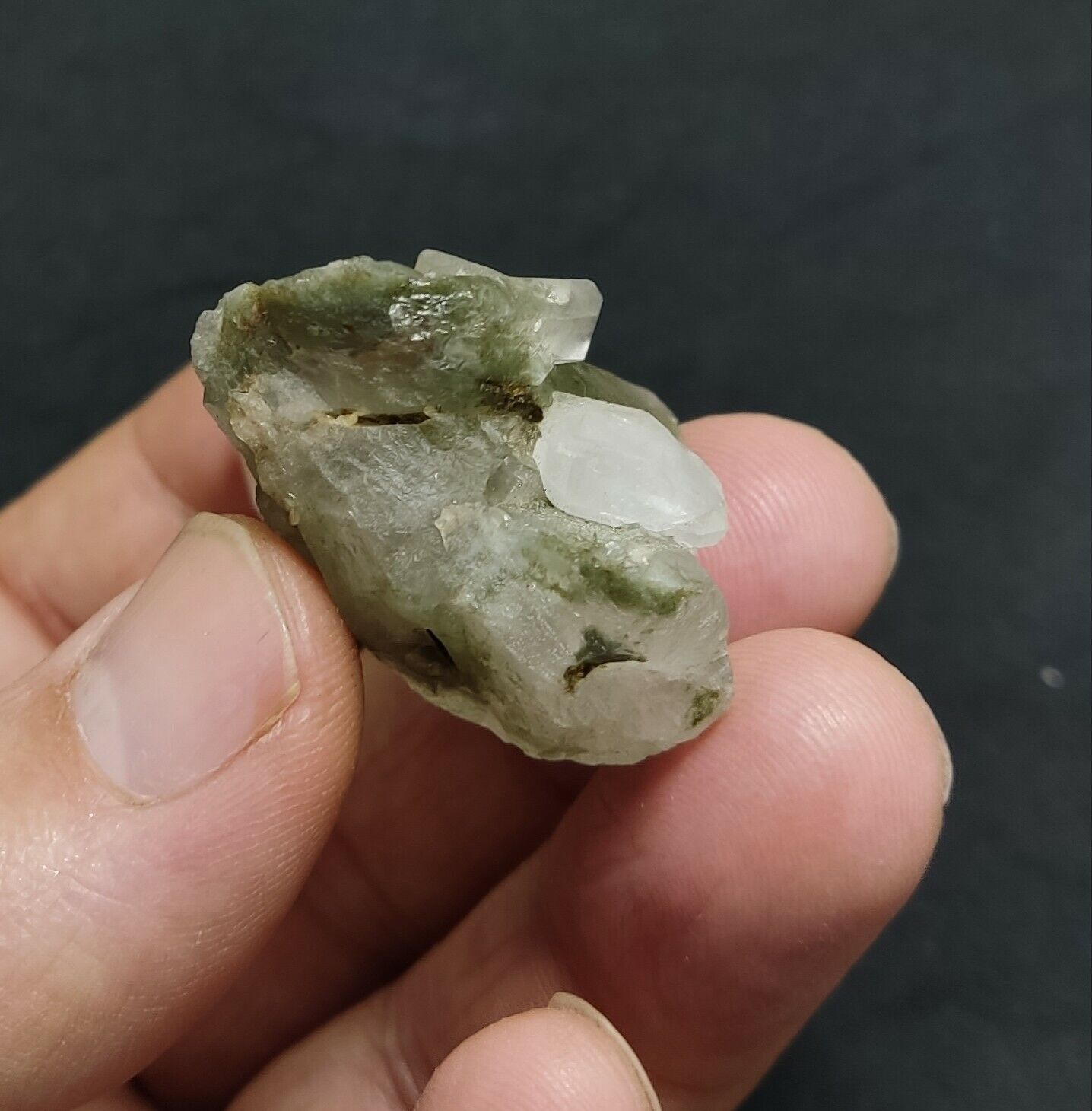 A very Aesthetic Natural beautifully terminated Chlorite Quartz crystal 42 grams