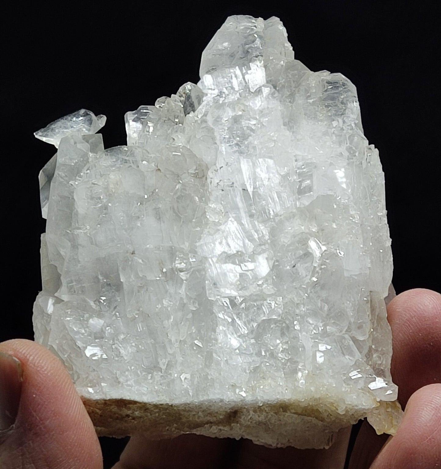 An aesthetic specimen of terminated faden Quartz crystals cluster 197 grams