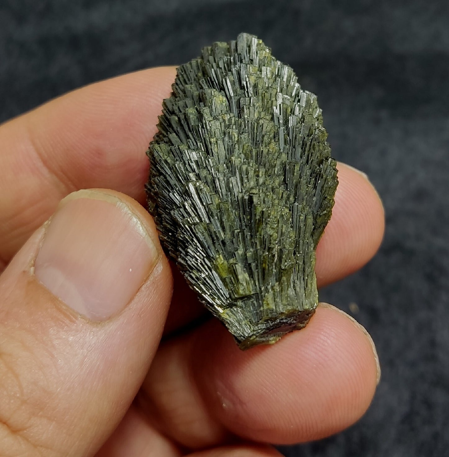 Epidote crystal spray like formations 20 grams