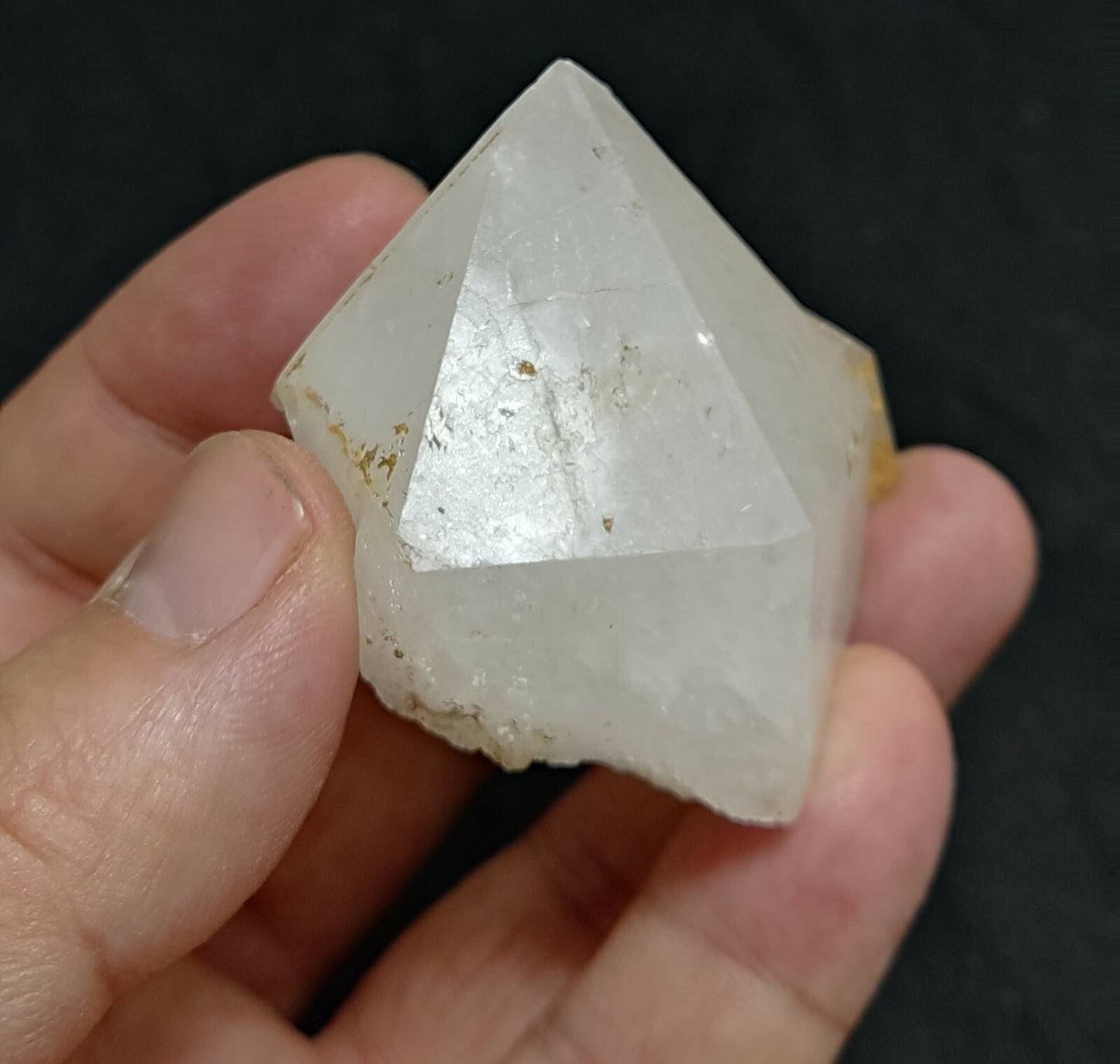 A very Aesthetic Natural beautifully terminated Quartz crystal 80 grams