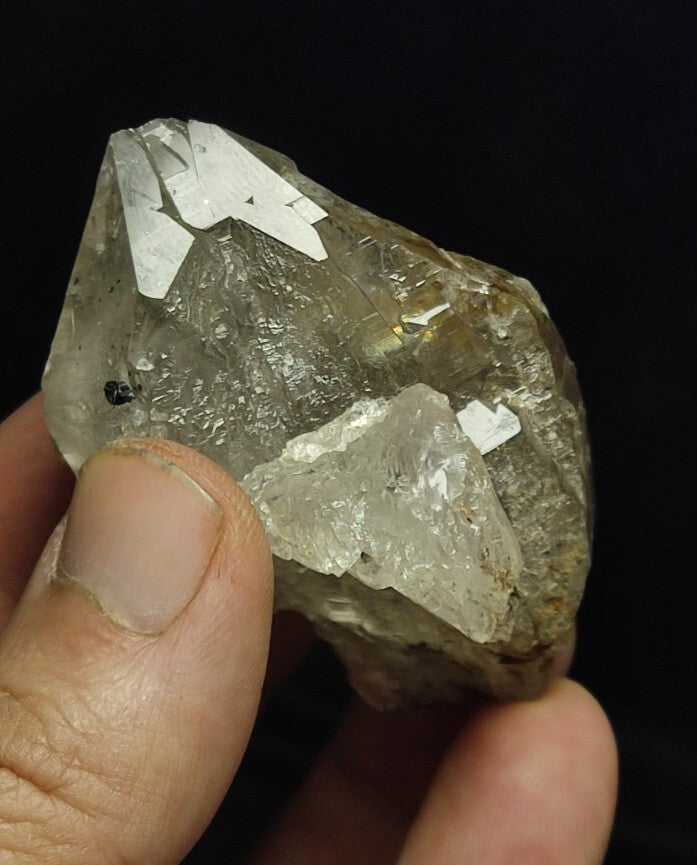 Natural Double terminated Quartz with Rutiles Saginite 99 grams