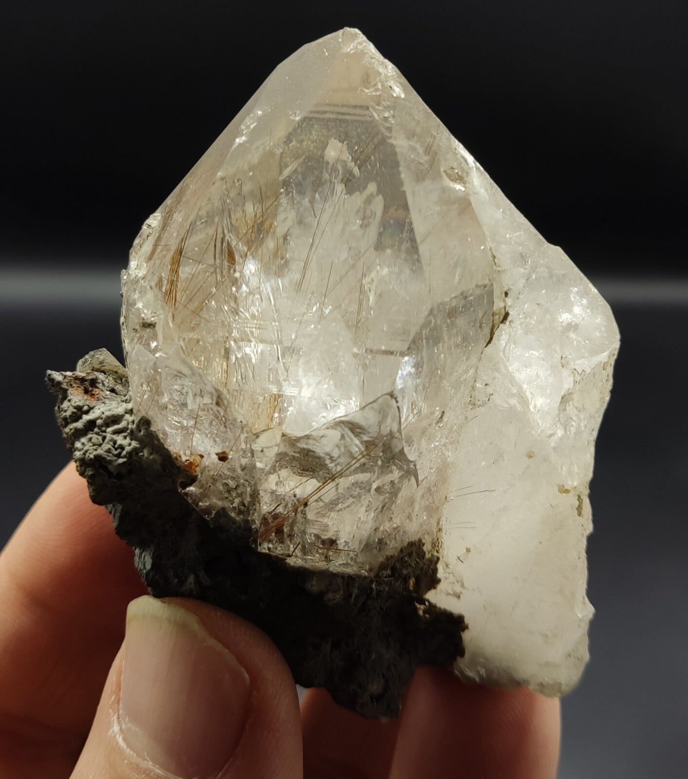 An Aesthetic specimen of rutiles included quartz crystal 148 grams