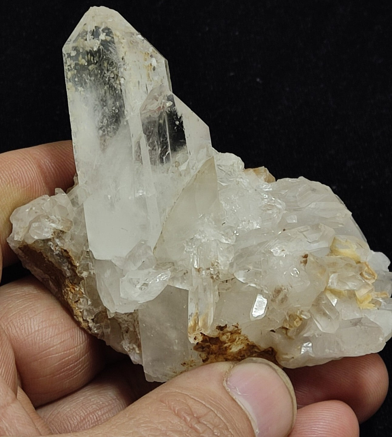 An Aesthetic Natural beautifully terminated Quartz cluster on matrix 121 grams