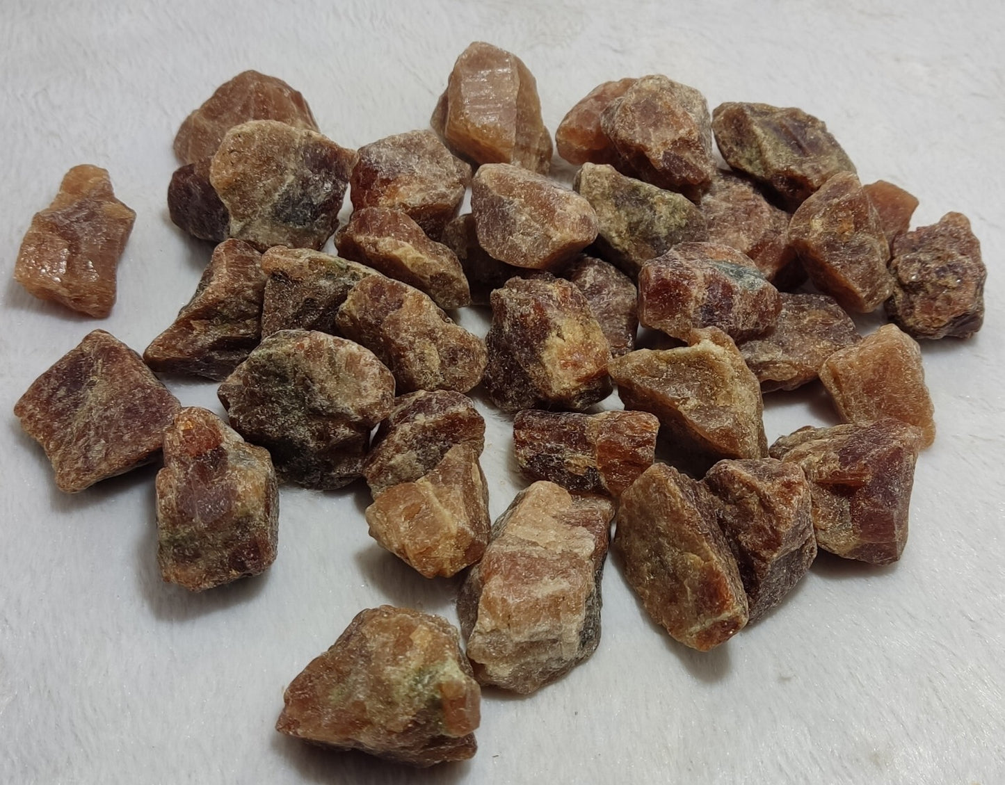 1000 grams lot of rough hessonite garnets