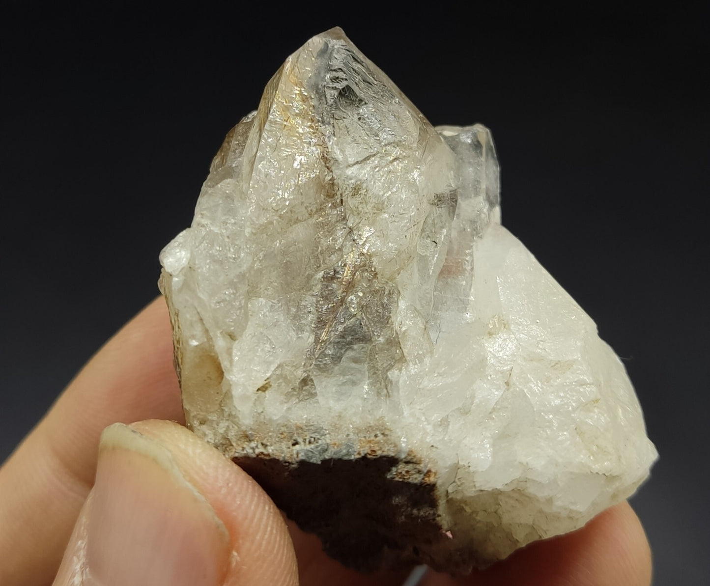 An Aesthetic specimen of rutiles included quartz crystal 41 grams