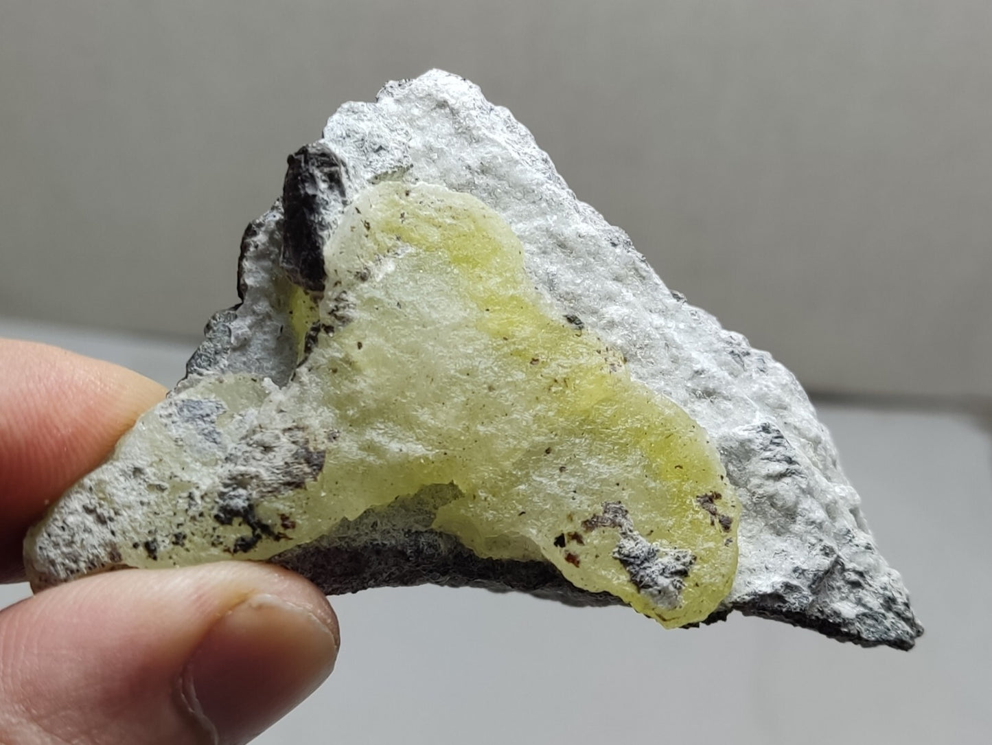 An Aesthetic Natural specimen of brucite with chromite 93 grams