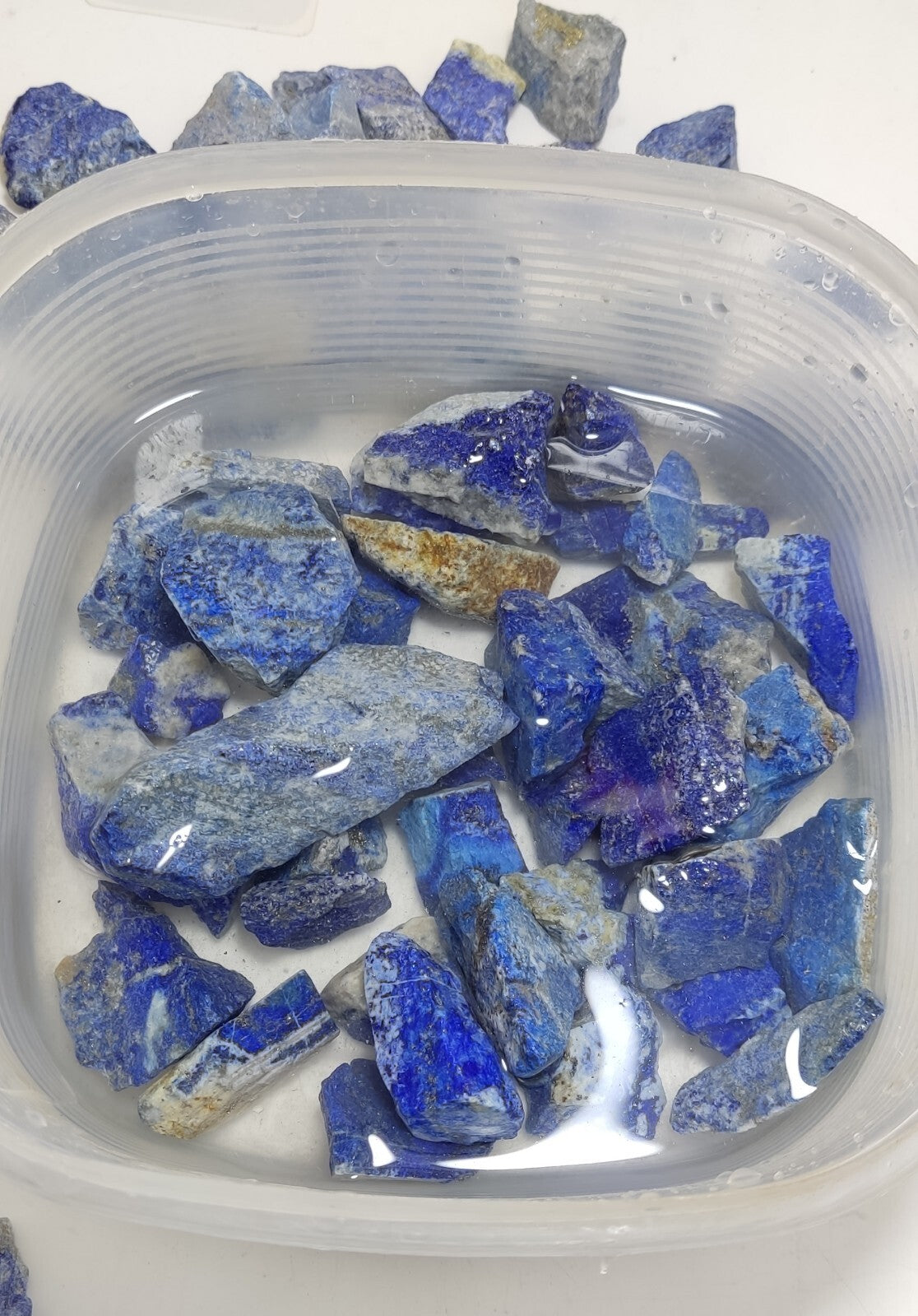 750 grams Natural Rough lapis lazuli