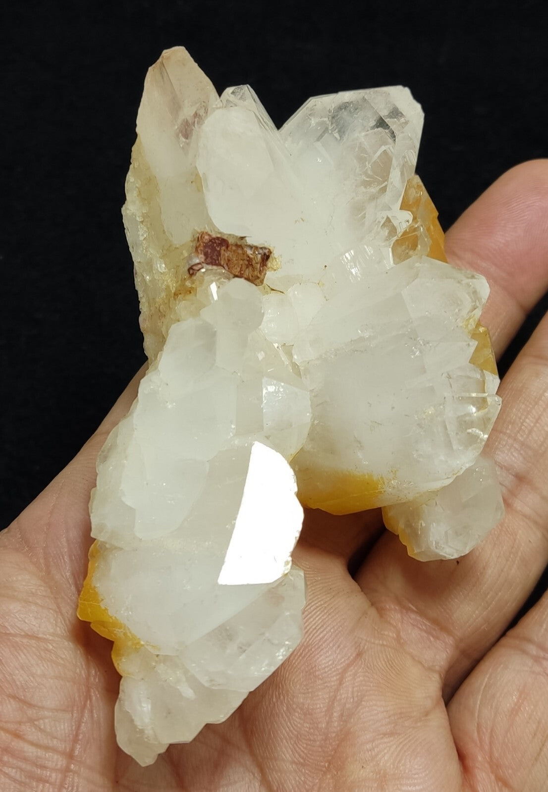 An Aesthetic terminated specimen of Quartz cluster 162 grams