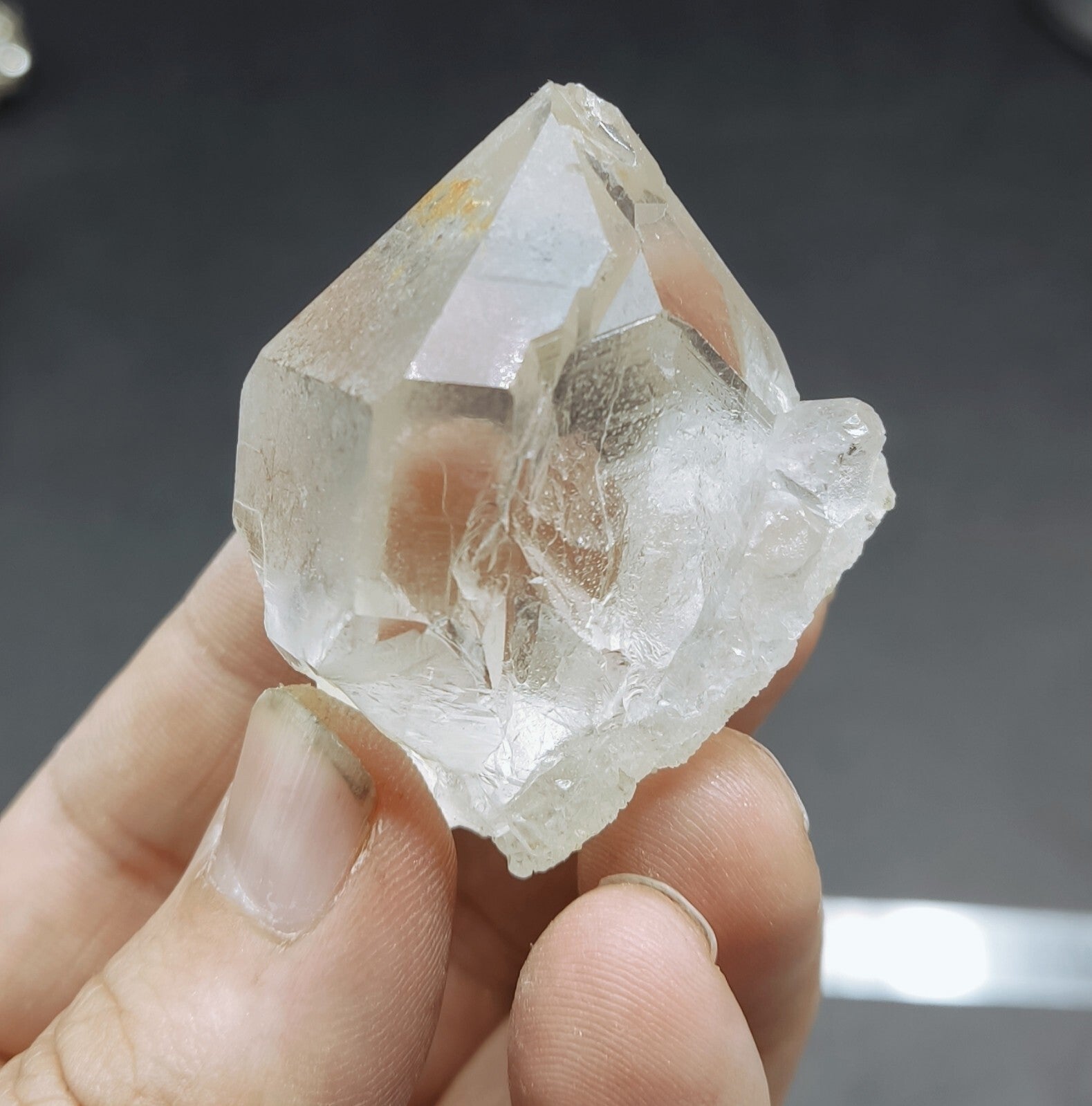 An Aesthetic terminated specimen of Quartz crystal 77 grams
