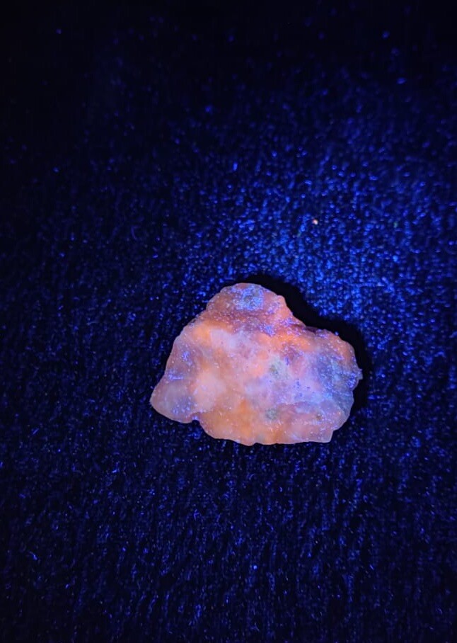 Natural Hackmanite 28 Grams.
