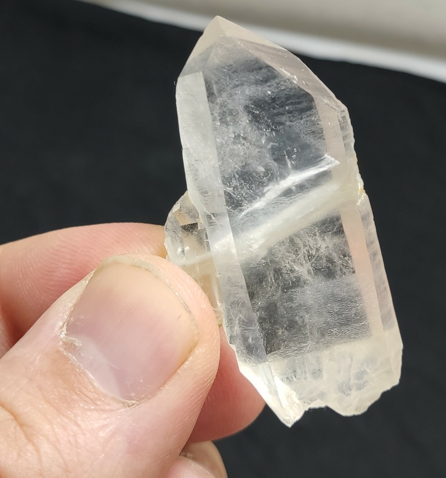 An amazing specimen of terminated Quartz crystal with unique inclusions 18 grams
