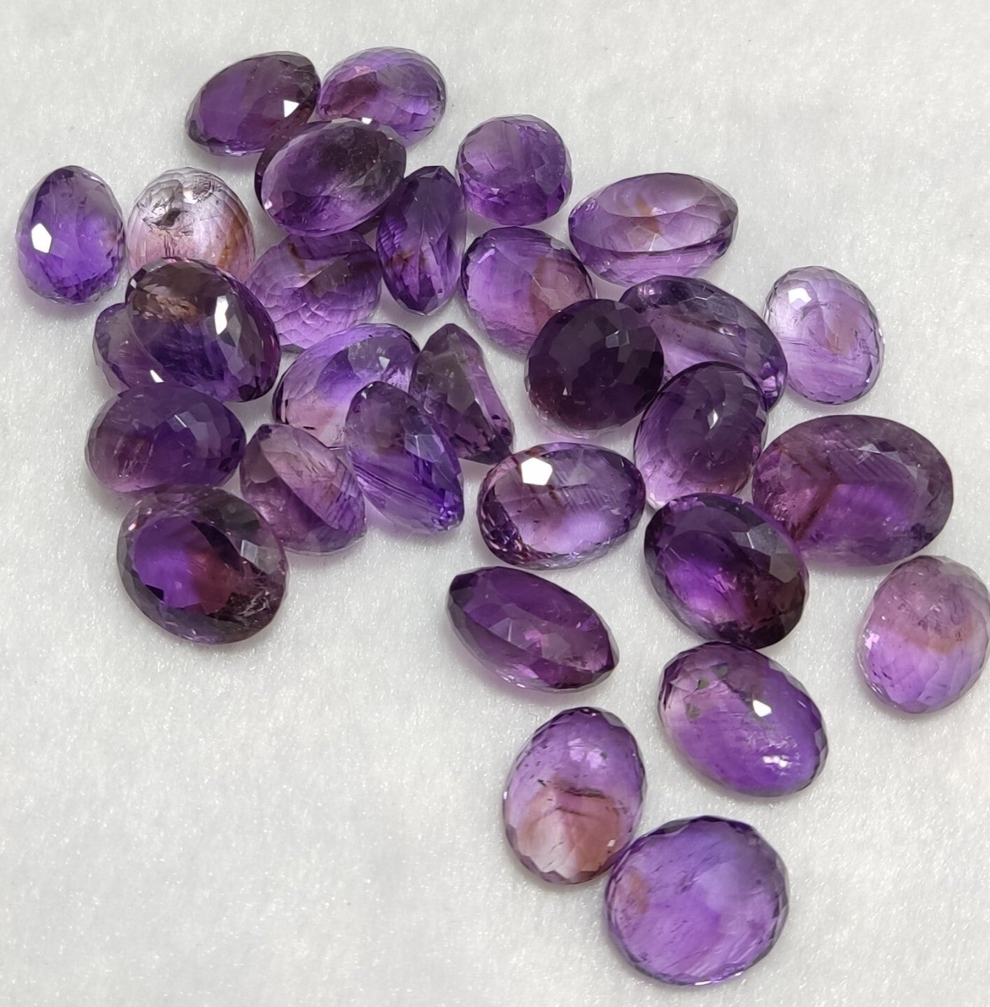 290 Carats Amethyst gemstones