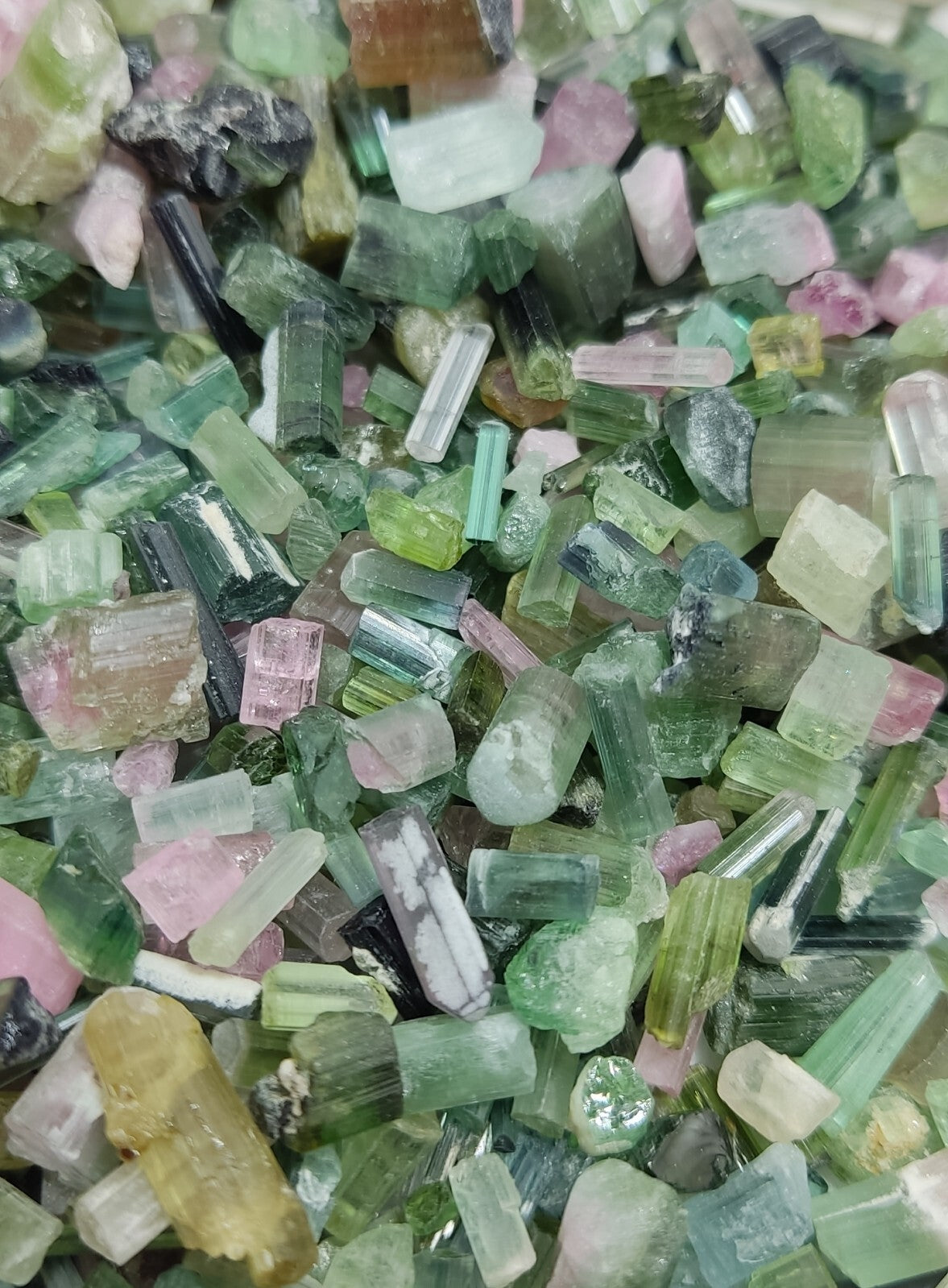 280 grams tourmaline crystals