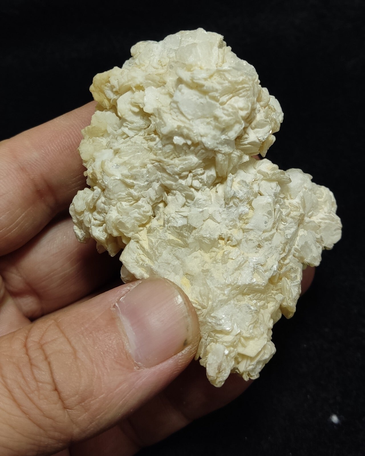 An Aesthetic specimen of muscovite cluster 118 grams