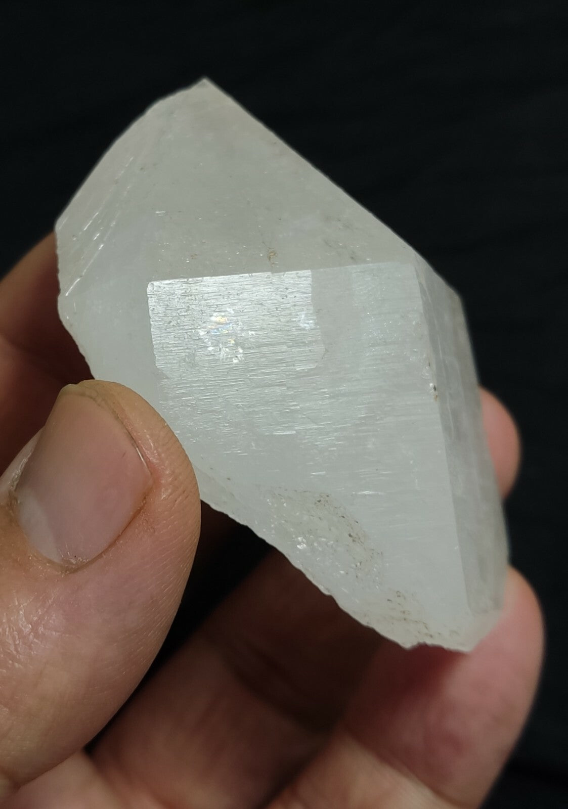 A very Aesthetic Natural beautifully terminated Quartz crystal 96 grams