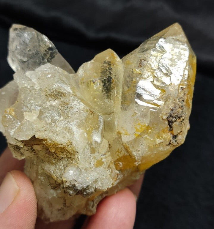Natural terminated Quartz Crystal Specimen 253 grams