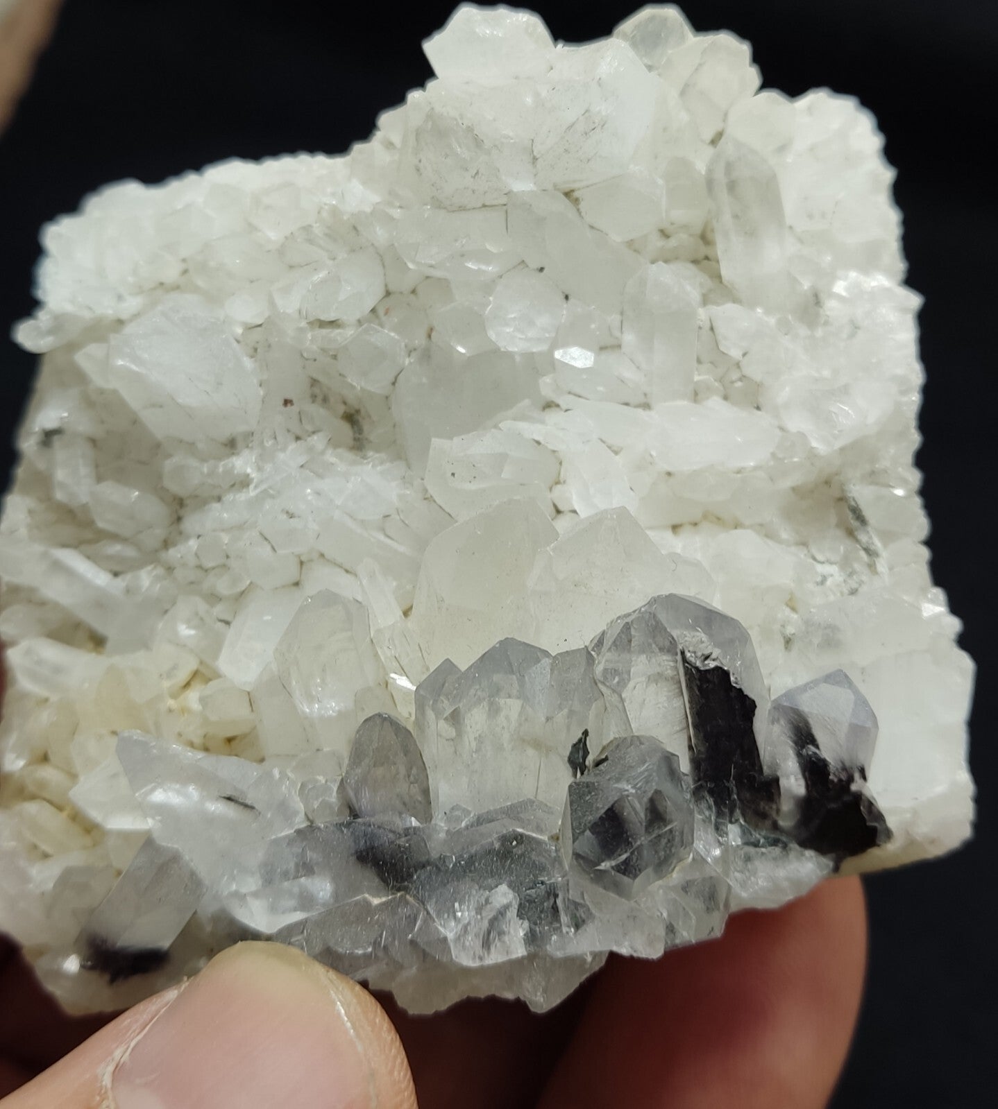 A very Aesthetic Natural terminated brookite Quartz cluster 161 grams