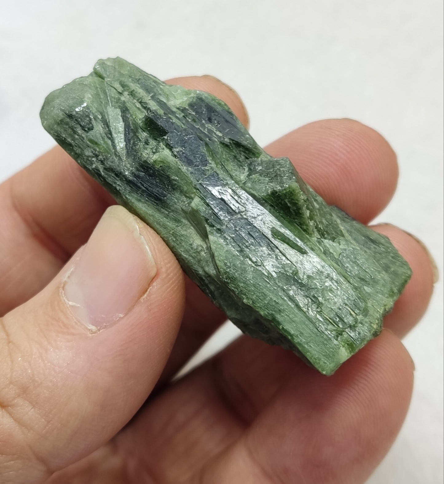 An amazing specimen of diopside crystal 44 grams