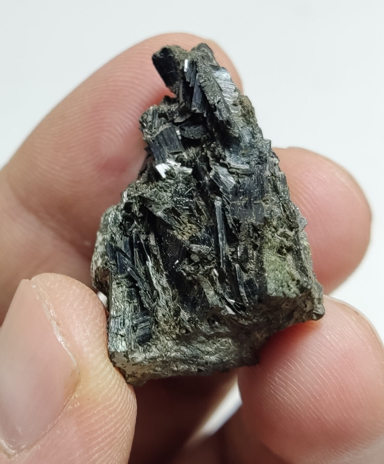 An aesthetic specimen of terminated aegirine crystal cluster 12 grams