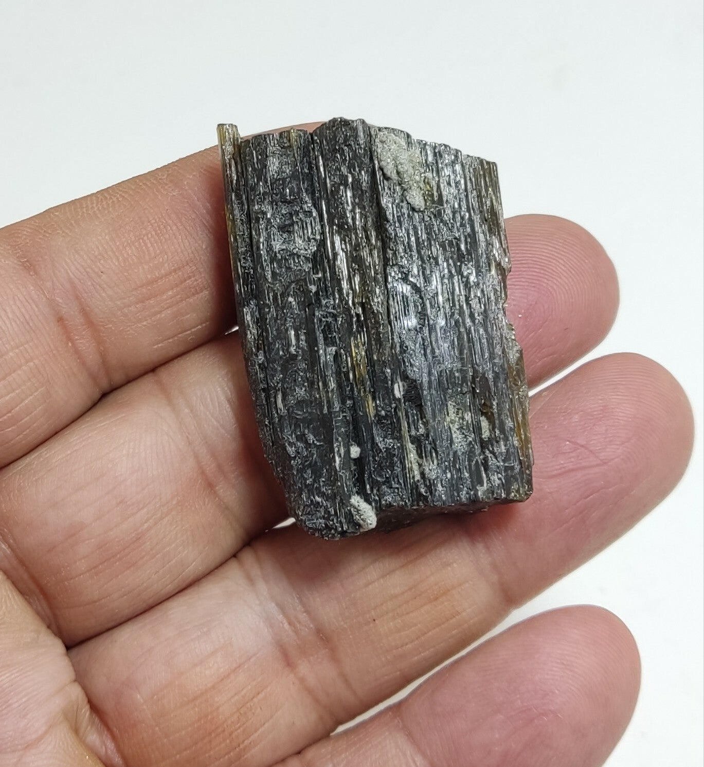An aesthetic specimen of epidote crystal 27 grams