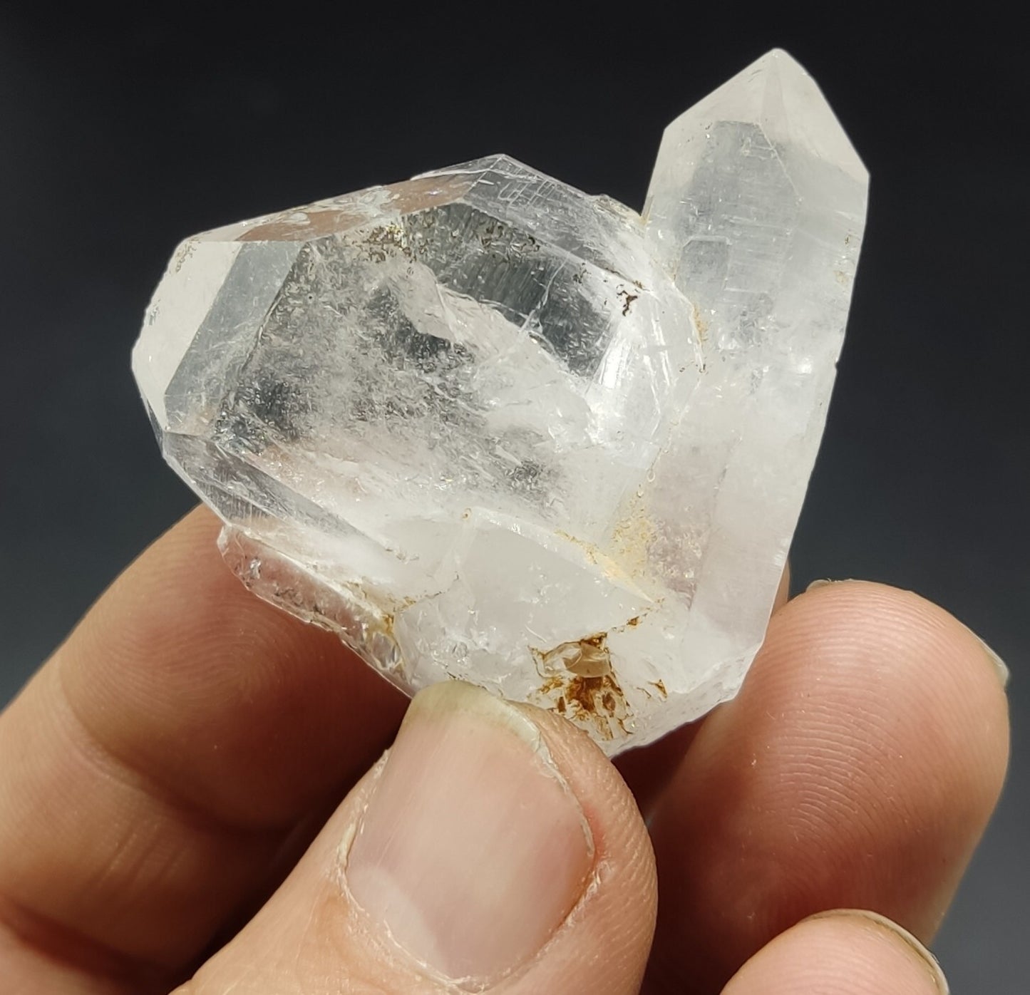 An Aesthetic terminated Quartz crystal specimen 30 grams