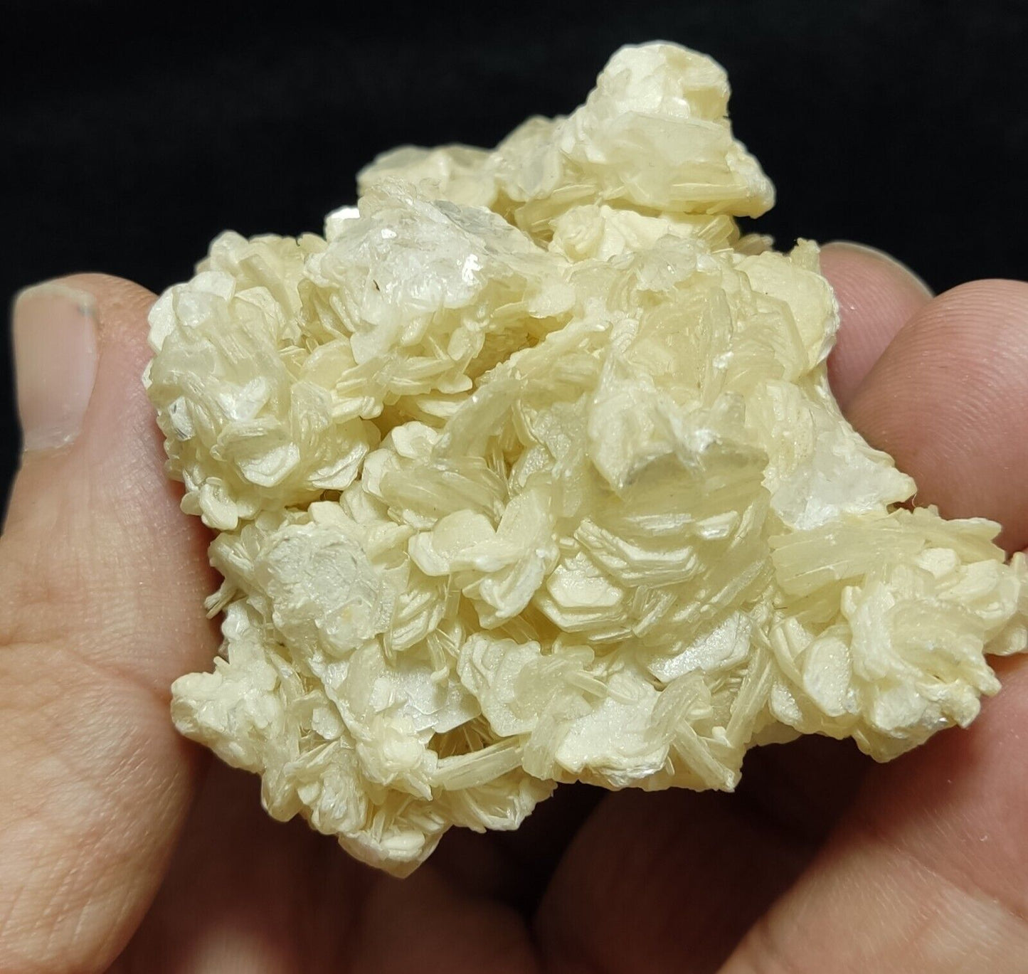 An Aesthetic specimen of muscovite cluster 118 grams