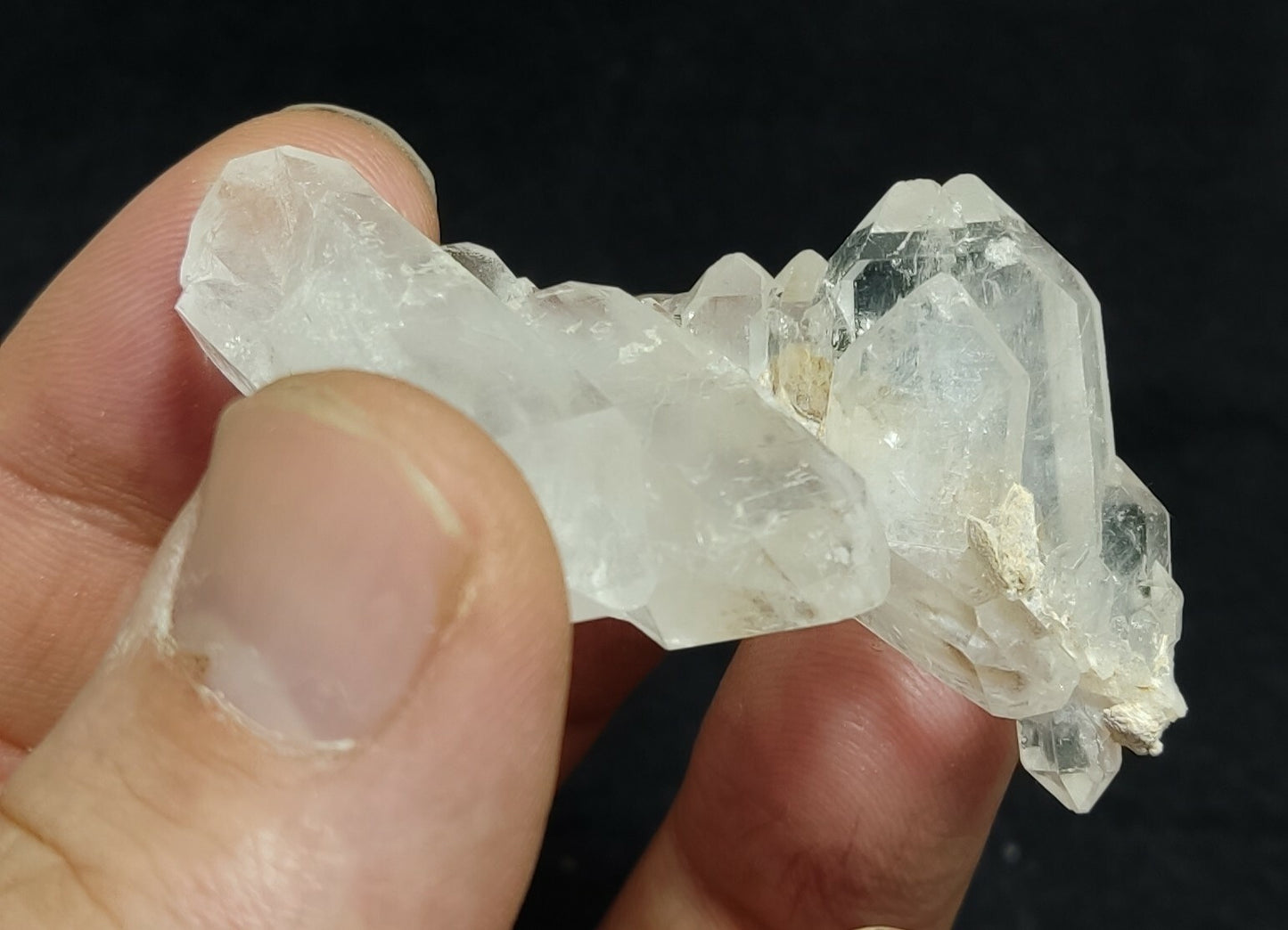 An amazing specimen of terminated faden Quartz crystal 27 grams