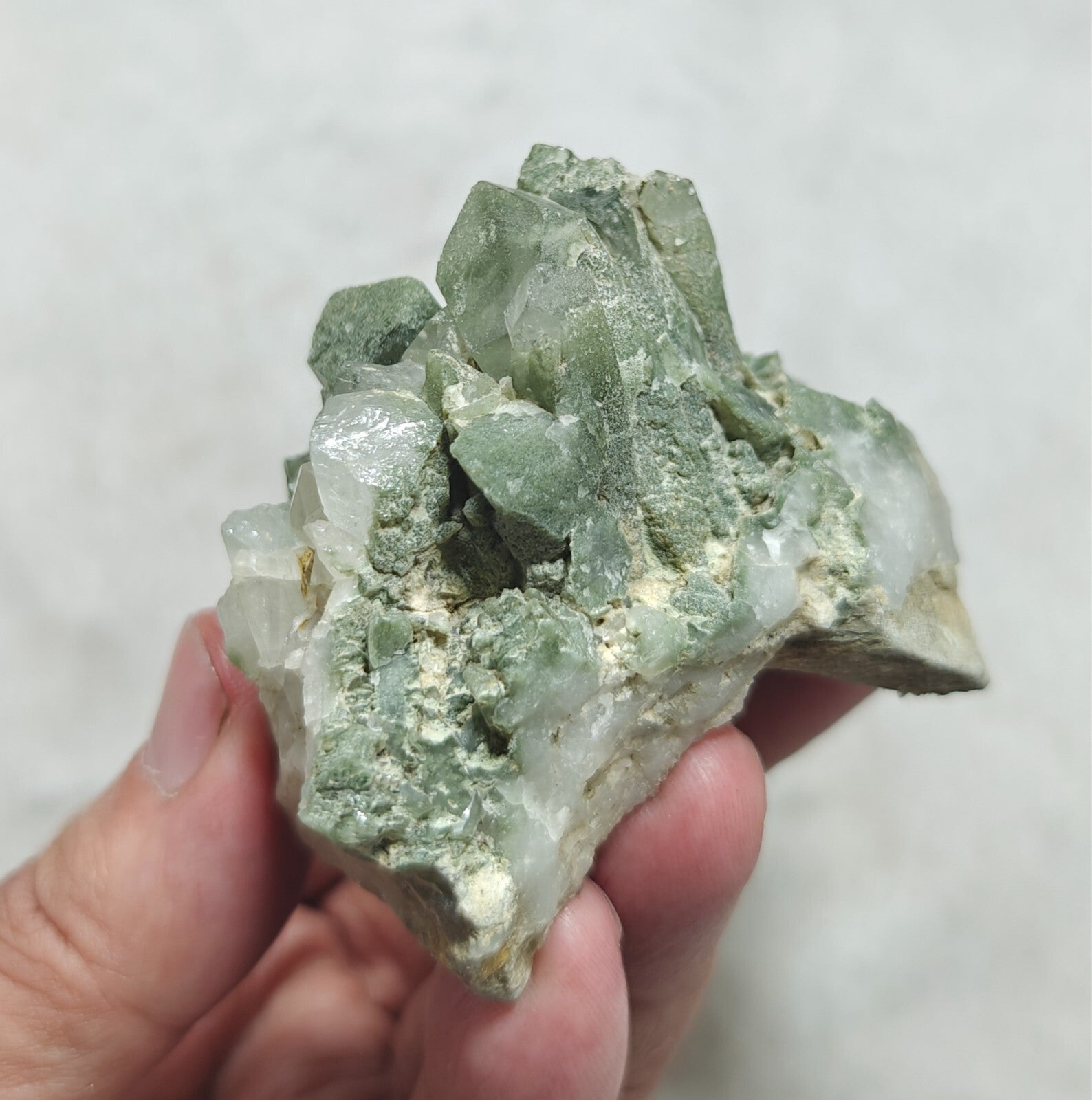 Natural beautifully terminated Chlorite Quartz crystals cluster 162 grams