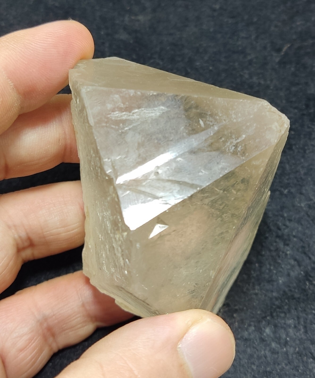 An Aesthetic terminated specimen of Quartz crystal 277 grams