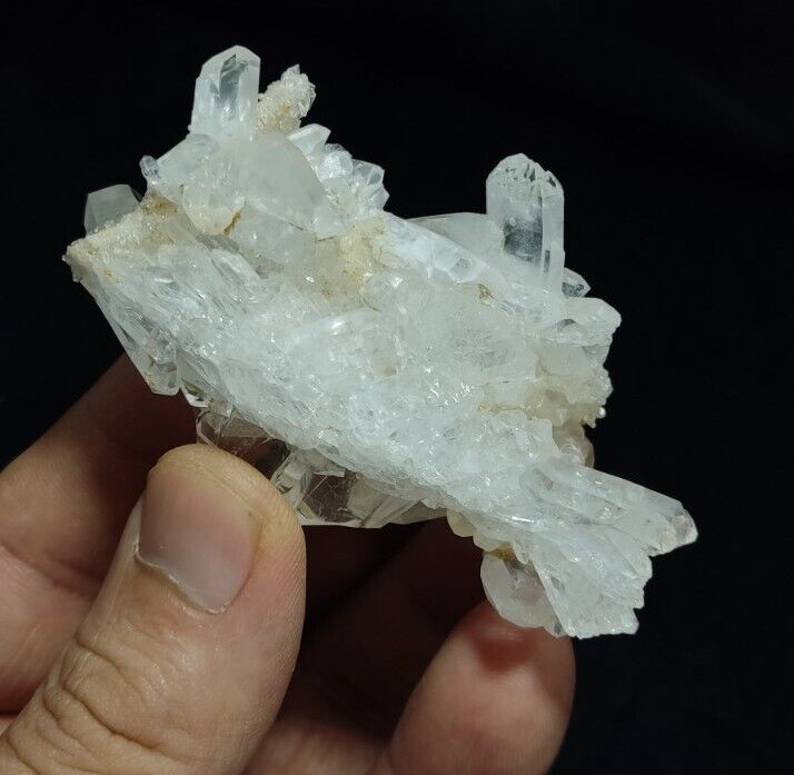 A Very Aesthetic Faden Like Quartz Cluster 80 grams