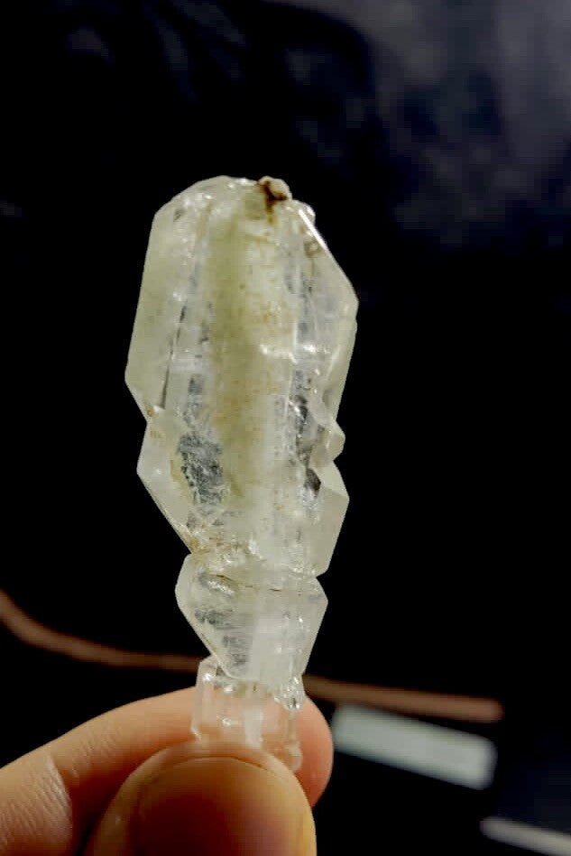 Fully Terminated Faden  Quartz with Chloride  Inclusions 12 Grams.