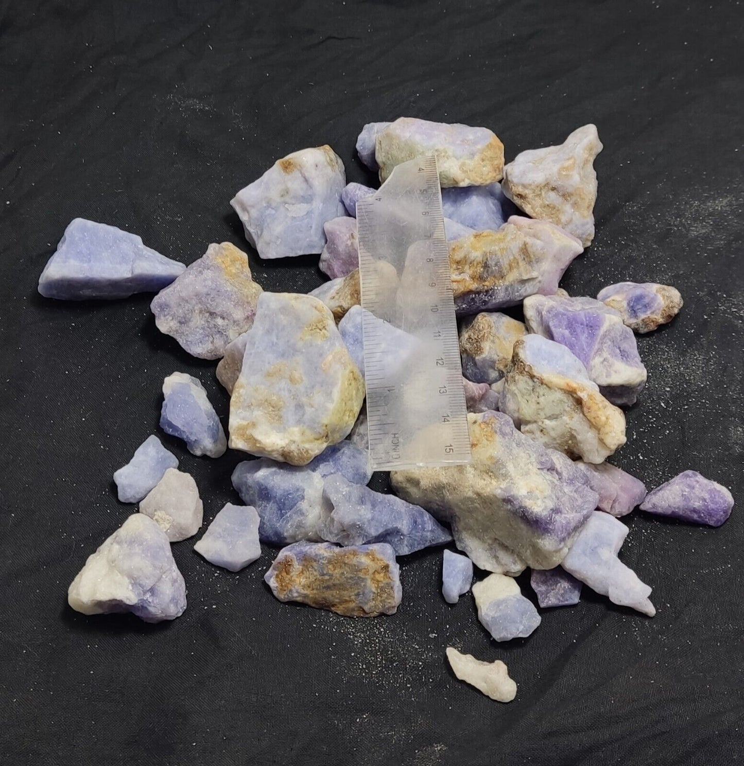 770 grams fluorescent Hackmanite