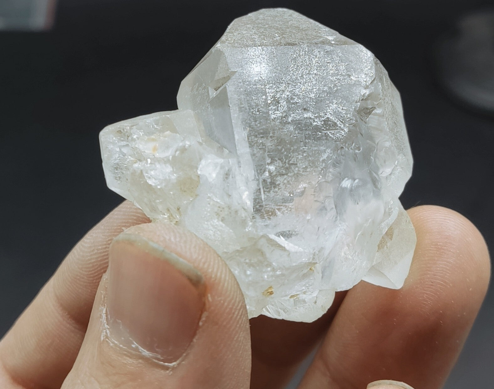 An Aesthetic terminated specimen of Quartz crystal 59 grams