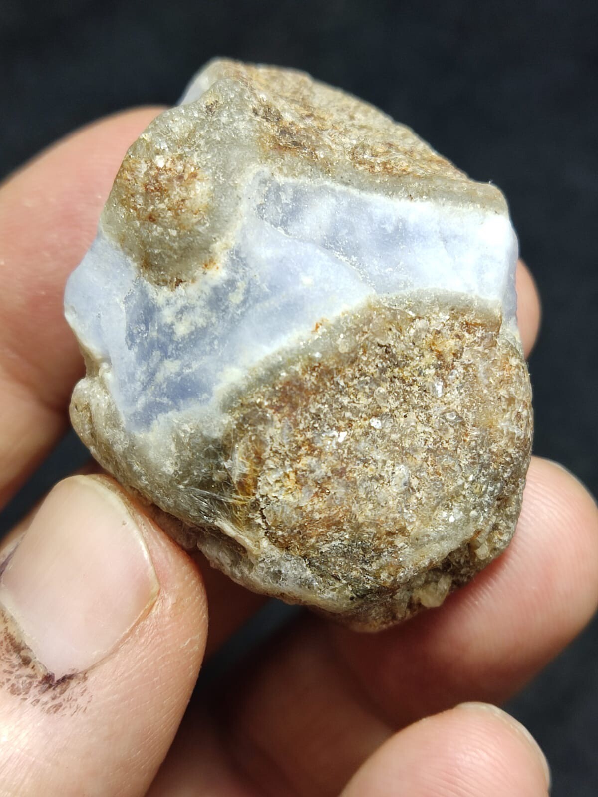 Natural Fluorescent Hackmanite 39 Grams.