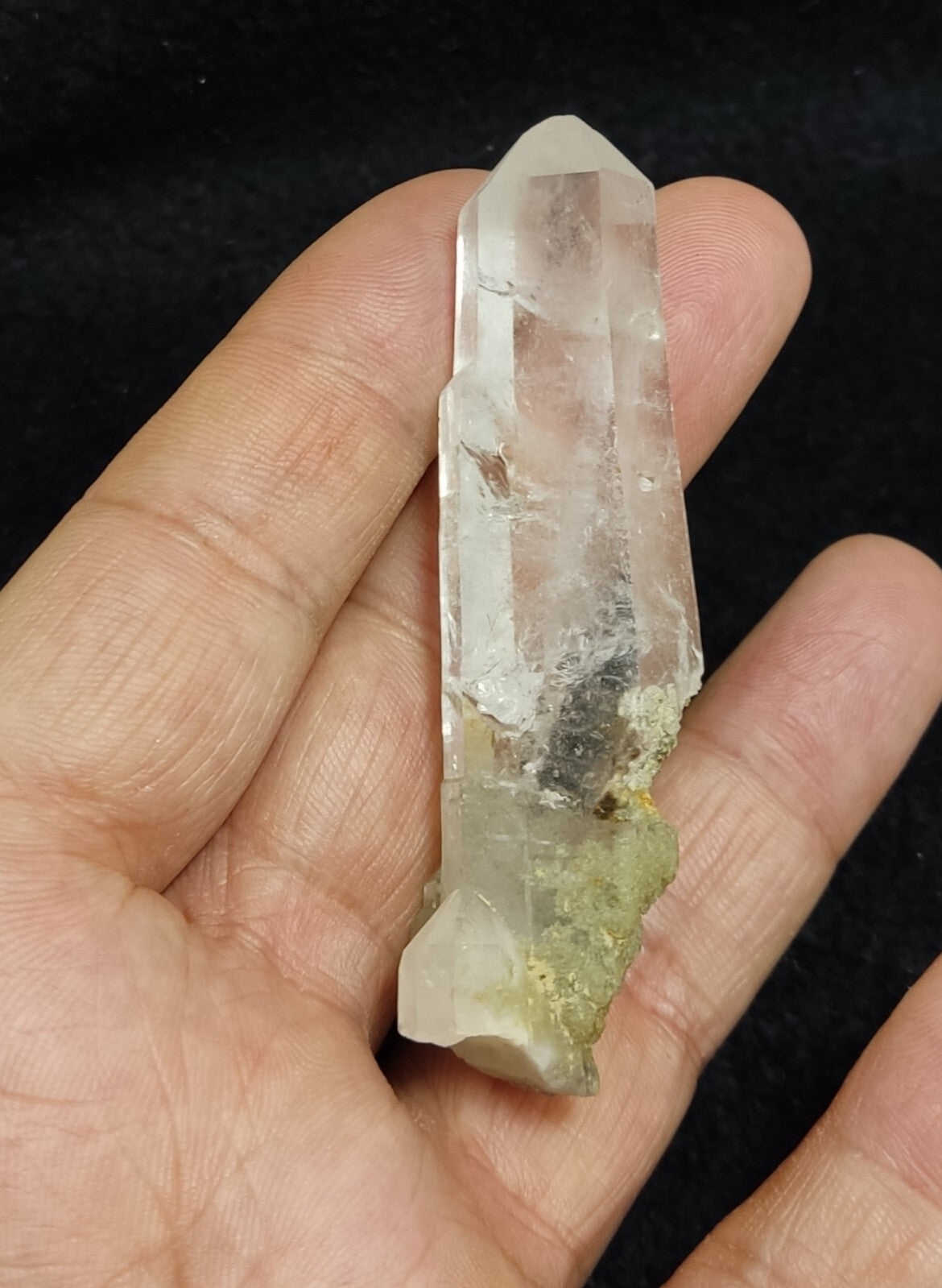 An Aesthetic Natural terminated Quartz crystal with chlorite inclusions 34 grams