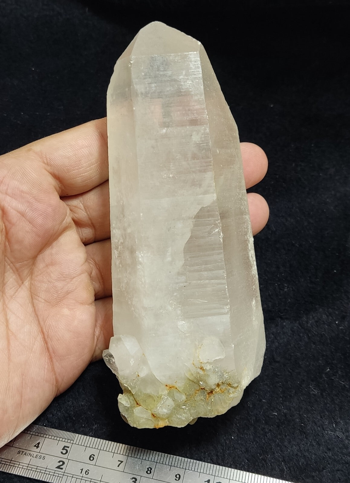 An Aesthetic terminated specimen of Quartz crystal 463 grams