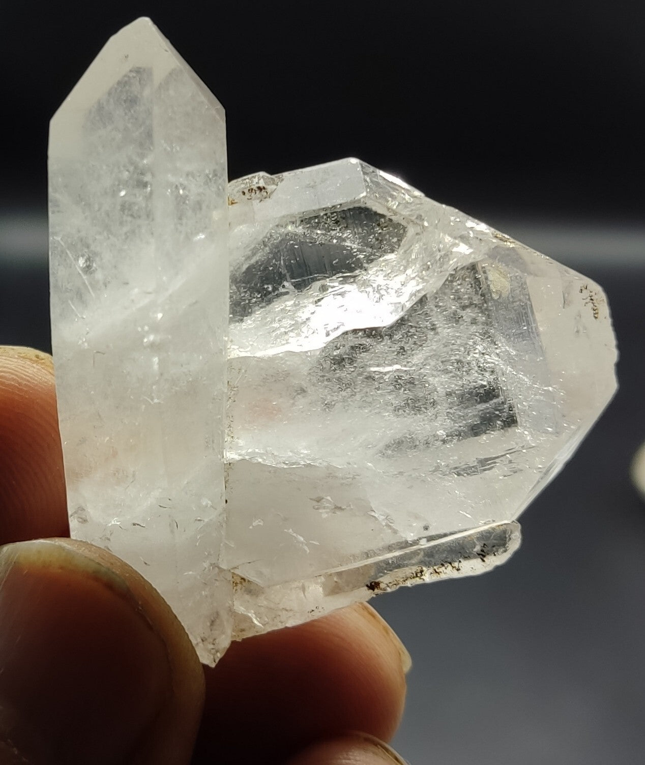 An Aesthetic terminated Quartz crystal specimen 30 grams