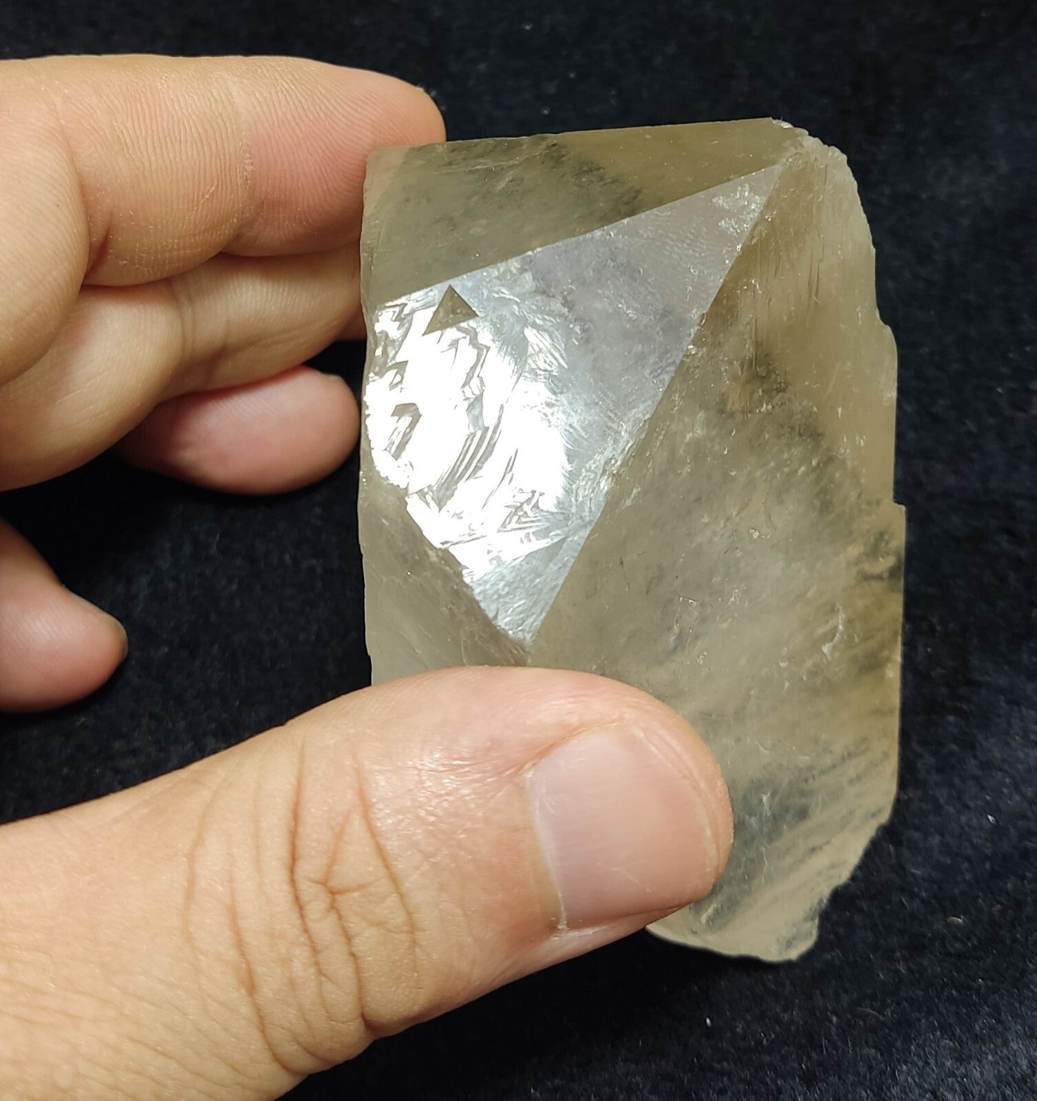 An Aesthetic terminated specimen of Quartz crystal 277 grams