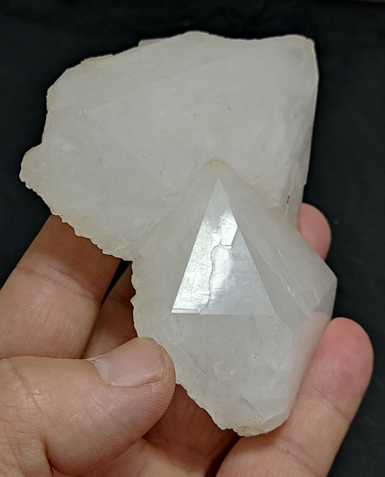 A very Aesthetic Natural beautifully terminated Quartz crystal 244 grams