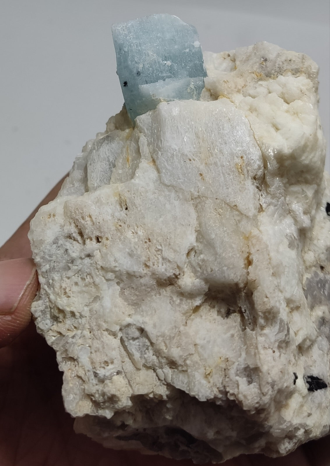 An aesthetic Specimen of Afghanistan Aquamarine on albite 530 grams