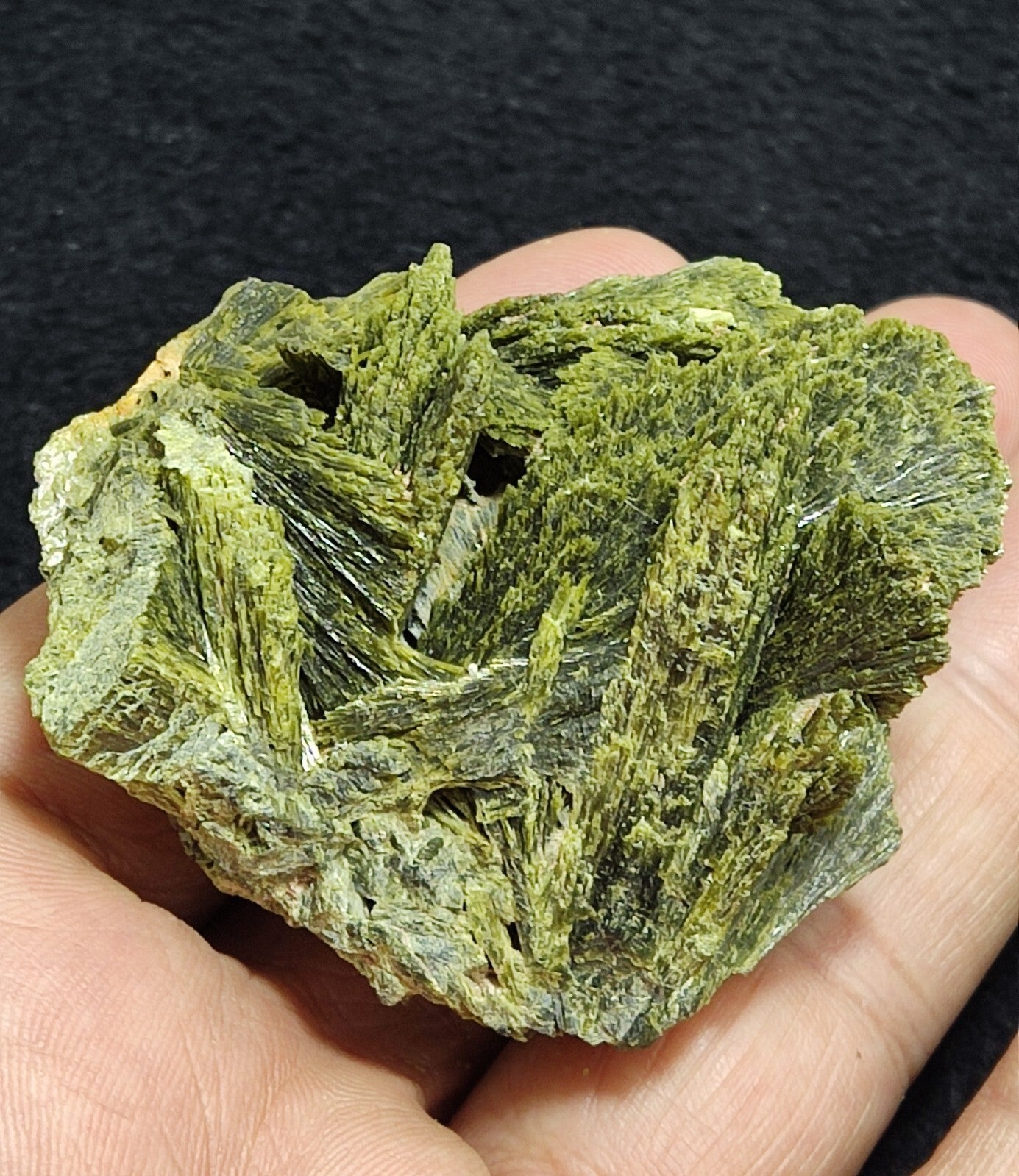 An aesthetic specimen of epidote crystal specimen 110 grams