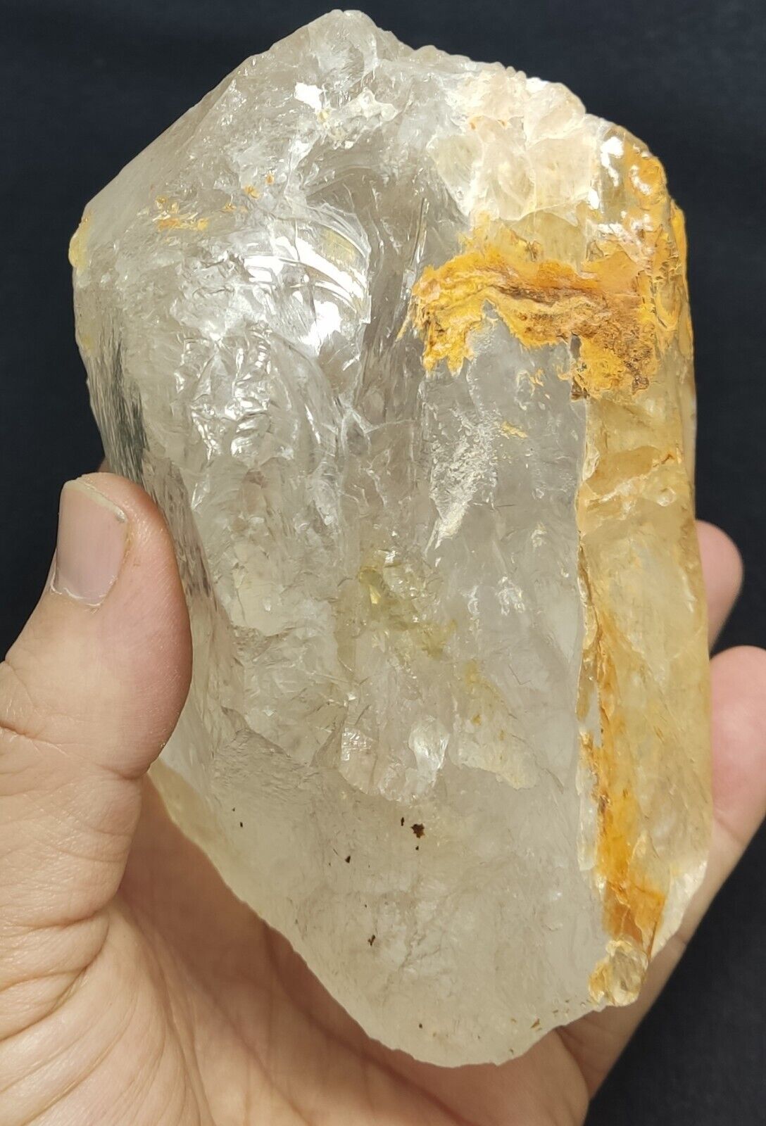 An Aesthetic large specimen of naturally terminated quartz crystal 1530 grams