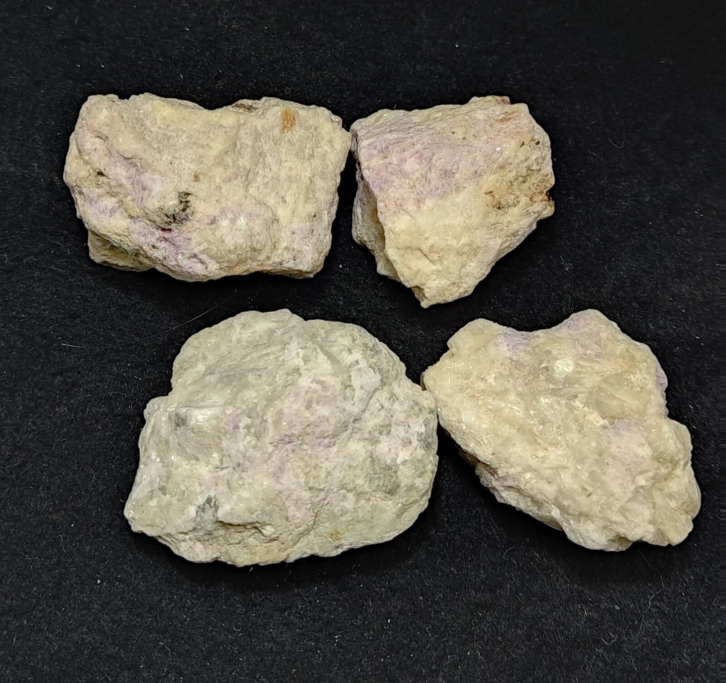 109 grams Natural rough Hackmanite