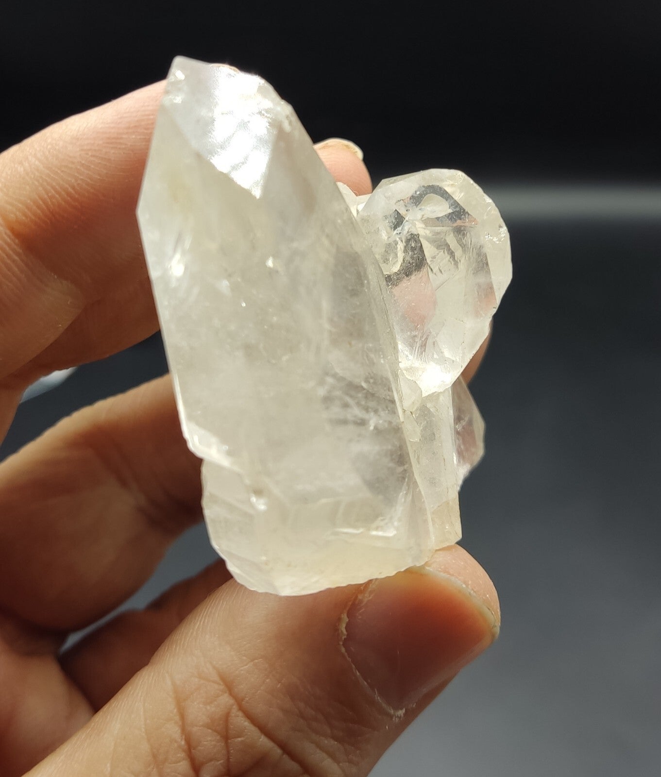 An Aesthetic terminated Quartz crystal specimen 65 grams
