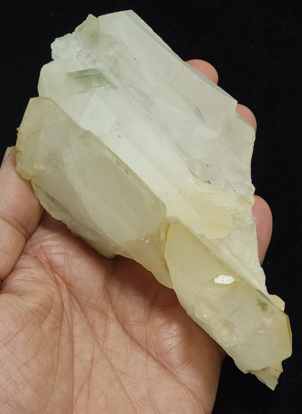 Natural beautifully terminated Quartz with Chlorite Inclusions 396 grams