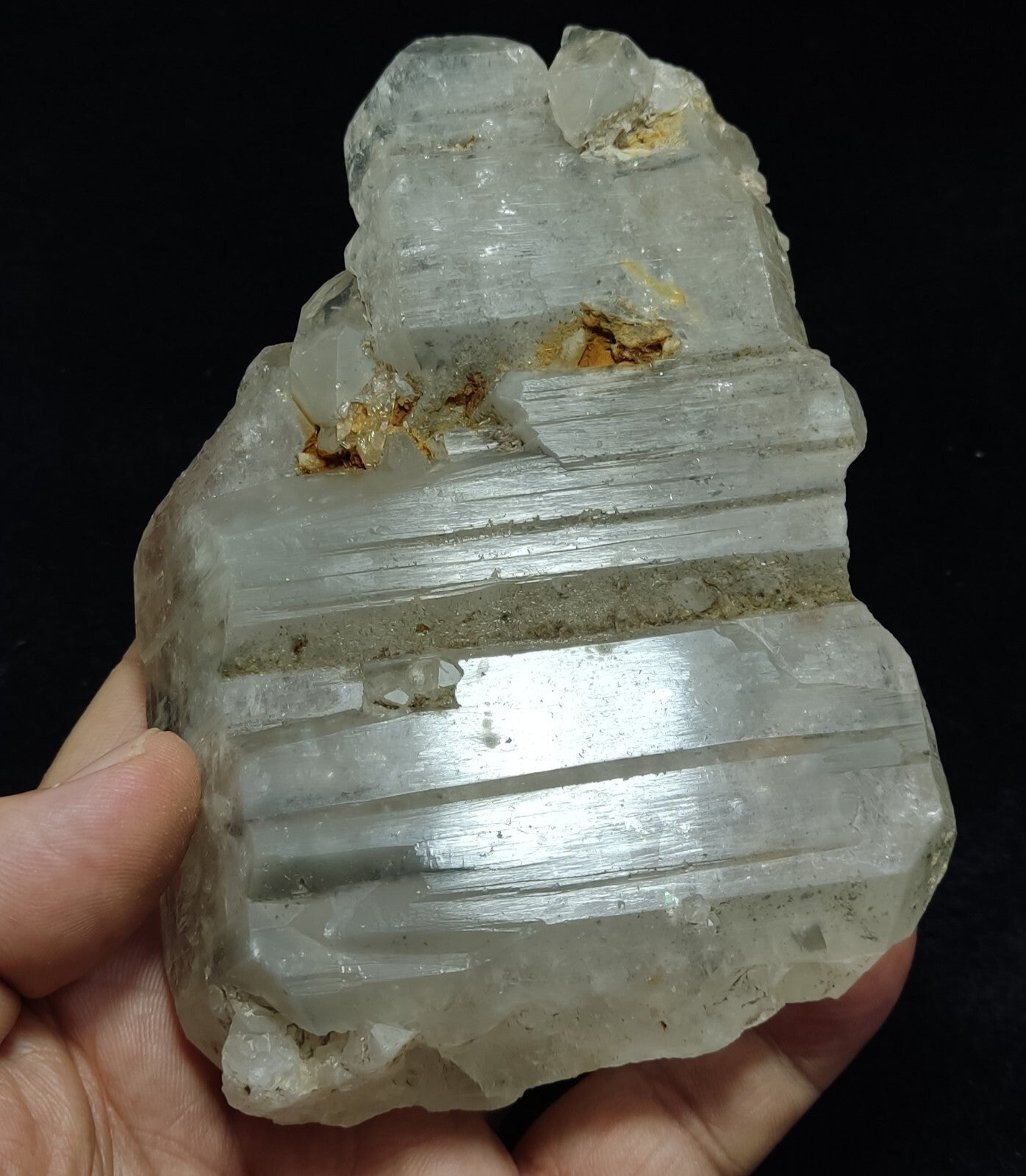 An Aesthetic terminated specimen of Quartz crystal 585 grams