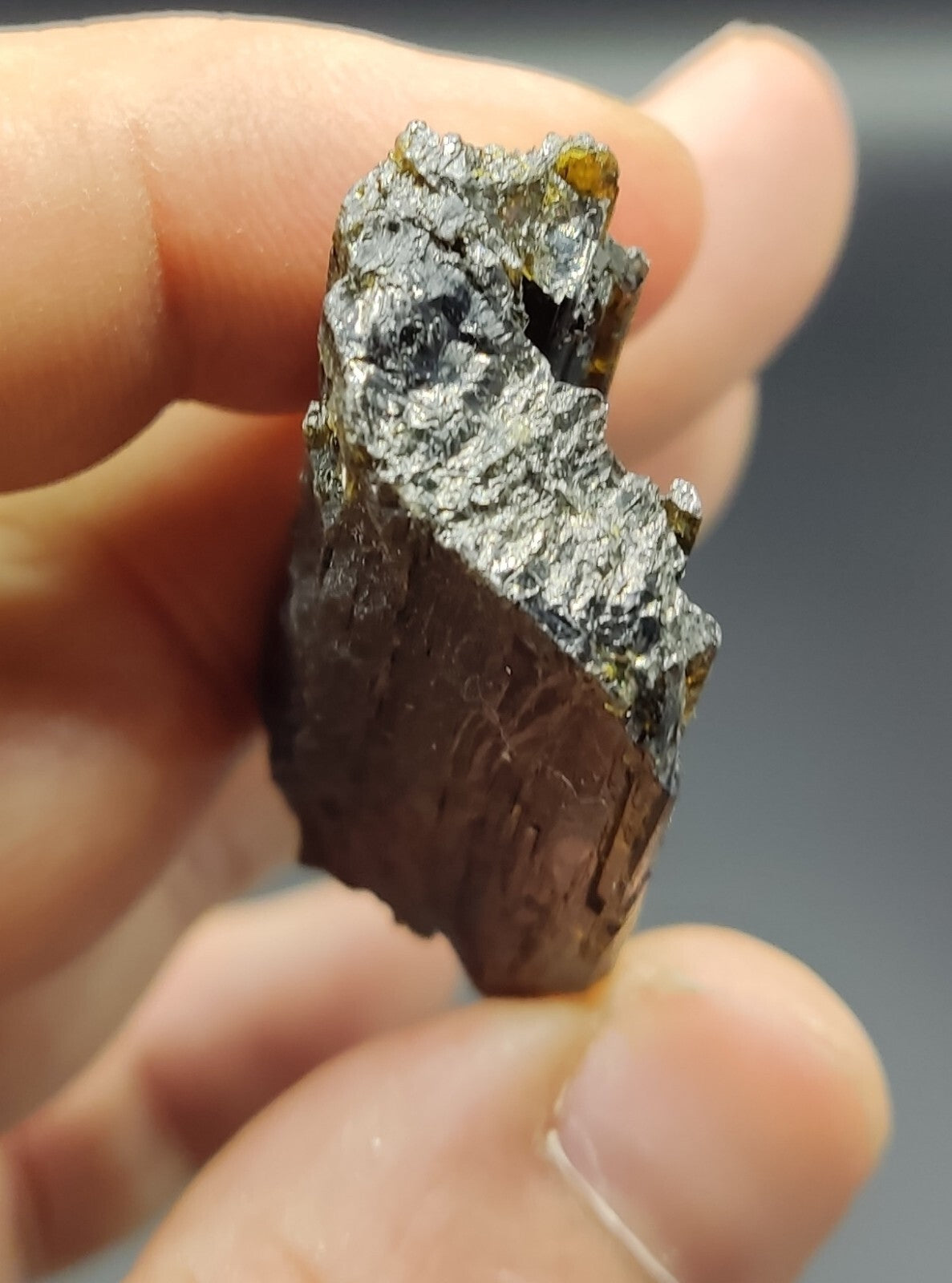 An aesthetic specimen of epidote crystal 28.5 grams